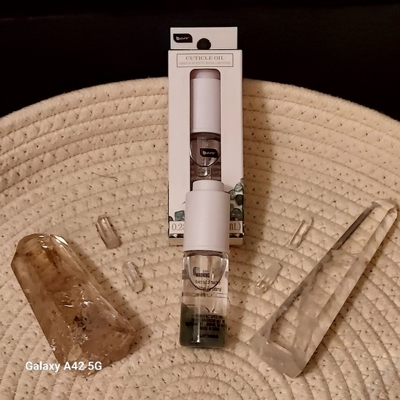 Crystal Infused Cuticle Oils Green Adventurine, Purple Amethyst, Rose Quartz NIB - Picture 4 of 5